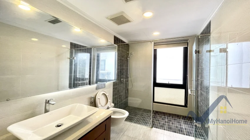 Xem ảnh 17: Ảnh 17: Cho thuê nhà Vinhomes Riverside 4 phòng ngủ có thang máy