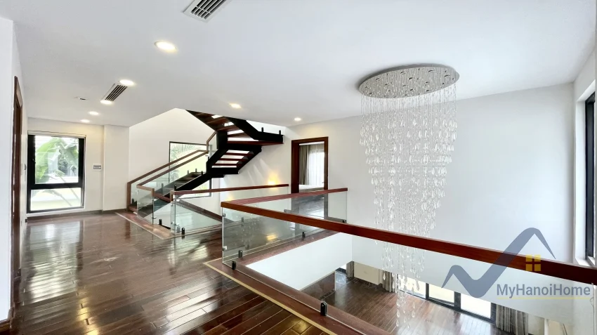 Xem ảnh 22: Ảnh 22: Cho thuê nhà Vinhomes Riverside 4 phòng ngủ có thang máy