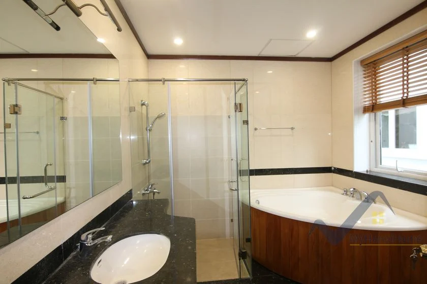 Xem ảnh 6: Ảnh 6: Cho thuê nhà Vinhomes Riverside đủ đồ 4 phòng ngủ gần BIS