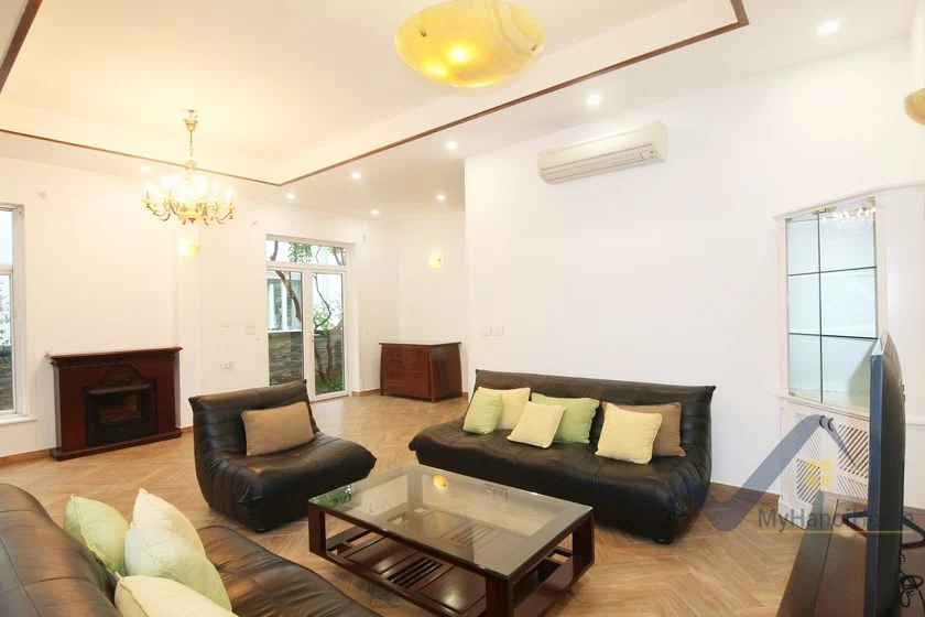 Xem ảnh 13: Ảnh 13: Cho thuê nhà Vinhomes Riverside đủ đồ 4 phòng ngủ gần BIS