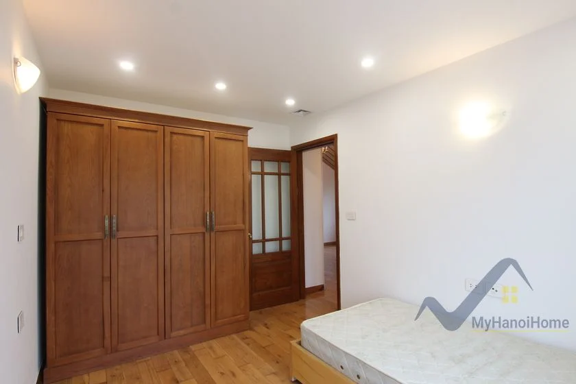 Xem ảnh 16: Ảnh 16: Cho thuê nhà Vinhomes Riverside đủ đồ 4 phòng ngủ gần BIS
