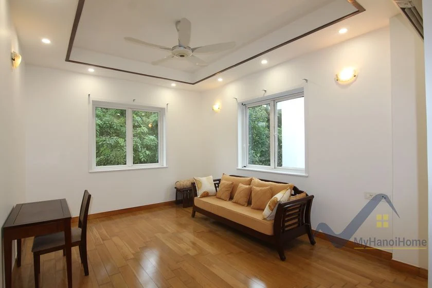 Xem ảnh 21: Ảnh 21: Cho thuê nhà Vinhomes Riverside đủ đồ 4 phòng ngủ gần BIS