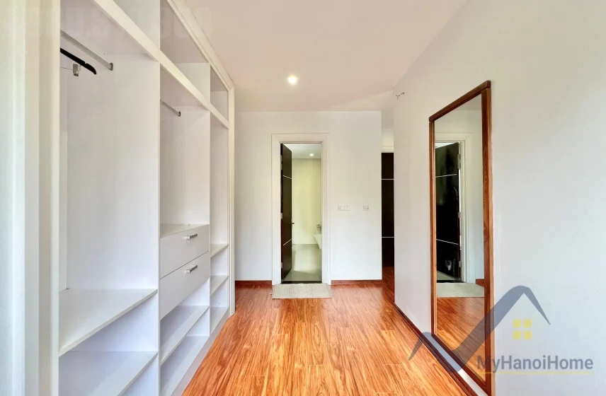 Xem ảnh 9: Ảnh 9: Cho thuê song lập Vinhomes Riverside biệt thự full đồ