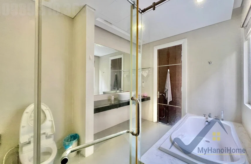 Xem ảnh 10: Ảnh 10: Cho thuê song lập Vinhomes Riverside biệt thự full đồ