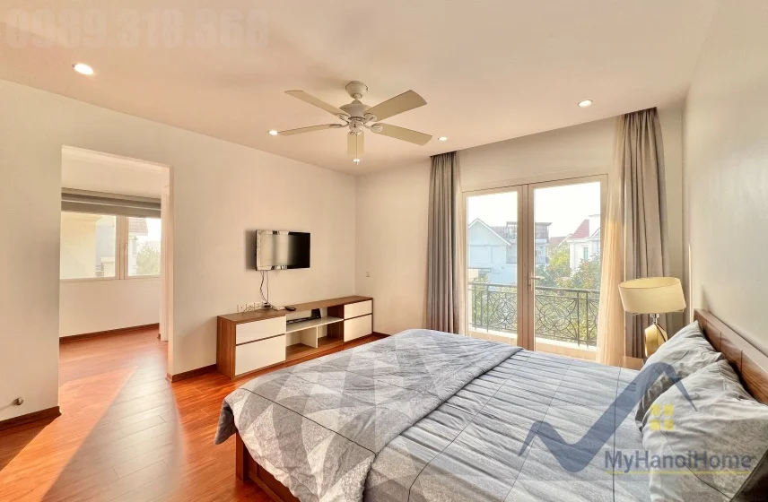 Xem ảnh 11: Ảnh 11: Cho thuê song lập Vinhomes Riverside biệt thự full đồ