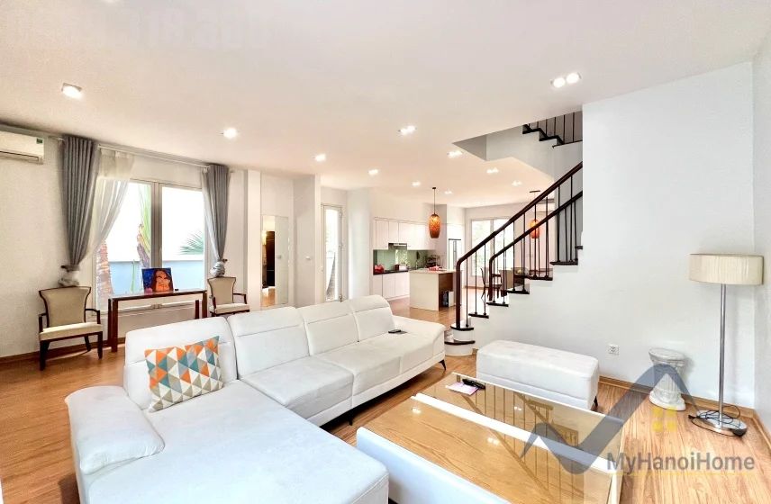 Xem ảnh 13: Ảnh 13: Cho thuê song lập Vinhomes Riverside biệt thự full đồ