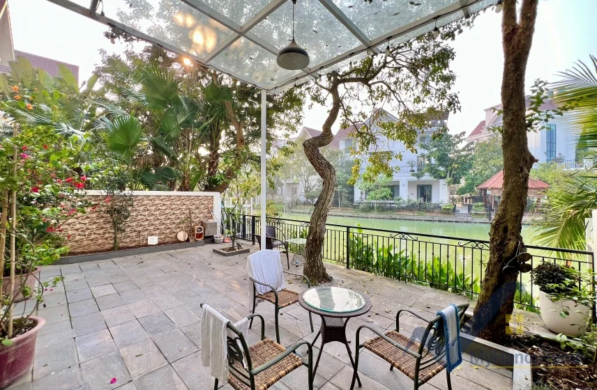 Xem ảnh 25: Ảnh 25: Cho thuê song lập Vinhomes Riverside biệt thự full đồ