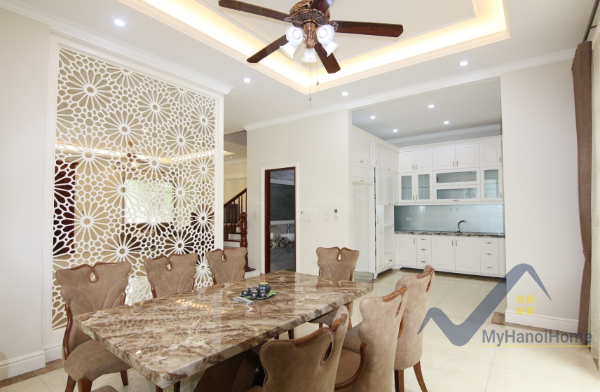 Cho thuê song lập Vinhomes Riverside đầy đủ nội thất 4PN 4