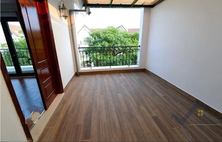 Xem ảnh 10: Ảnh 10: Cho thuê song lập Vinhomes Riverside đủ đồ, có tầng hầm