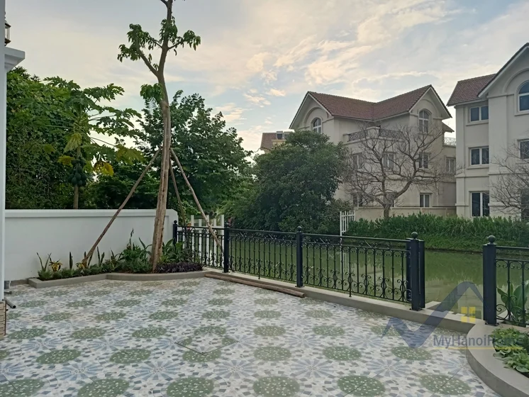 Xem ảnh 12: Ảnh 12: Cho thuê song lập Vinhomes Riverside đủ đồ, có tầng hầm