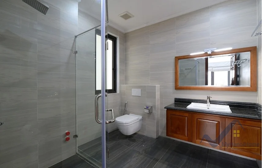 Xem ảnh 20: Ảnh 20: Cho thuê song lập Vinhomes Riverside đủ đồ, có tầng hầm