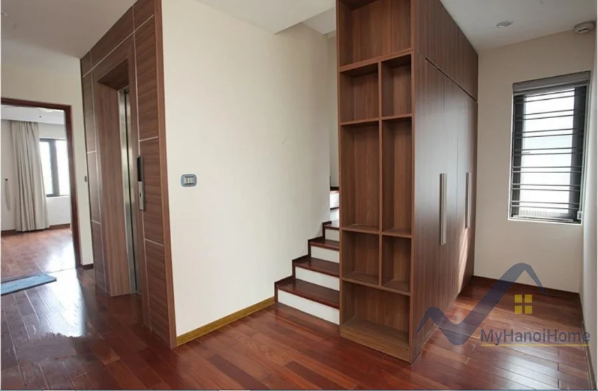 Xem ảnh 6: Ảnh 6: Cho thuê song lập Vinhomes Riverside gần trường BIS và Almaz