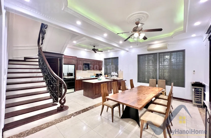 Xem ảnh 17: Ảnh 17: Chủ nhà cho thuê biệt thự Vinhomes Riverside đủ đồ 4PN hiện đại