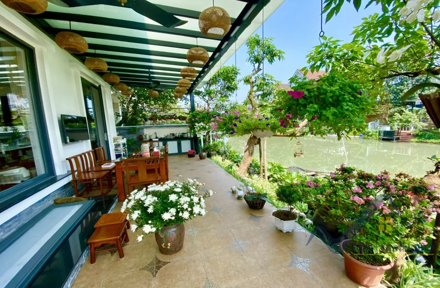 Xem ảnh 3: Ảnh 3: Đơn lập Vinhomes Riverside cho thuê full nội thất vườn rộng