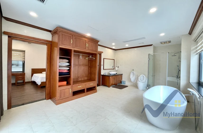 Xem ảnh 8: Ảnh 8: Đơn lập Vinhomes Riverside cho thuê full nội thất vườn rộng