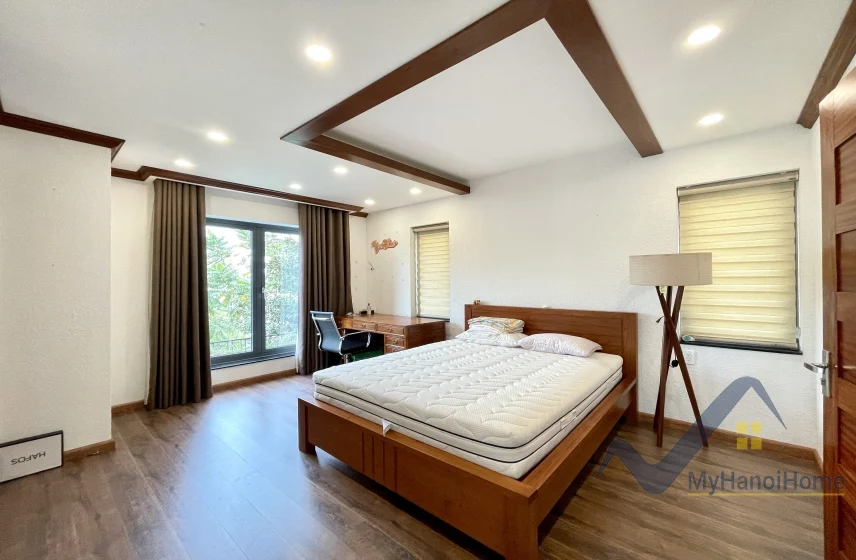 Xem ảnh 9: Ảnh 9: Đơn lập Vinhomes Riverside cho thuê full nội thất vườn rộng