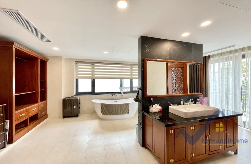 Xem ảnh 11: Ảnh 11: Đơn lập Vinhomes Riverside cho thuê full nội thất vườn rộng