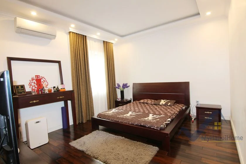 Xem ảnh 4: Ảnh 4: Liền kề Vinhomes Riverside giai đoạn 1 cần cho thuê