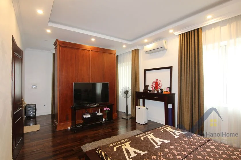 Xem ảnh 5: Ảnh 5: Liền kề Vinhomes Riverside giai đoạn 1 cần cho thuê