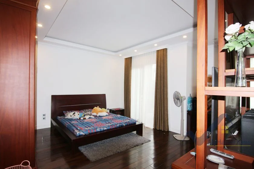 Xem ảnh 18: Ảnh 18: Liền kề Vinhomes Riverside giai đoạn 1 cần cho thuê