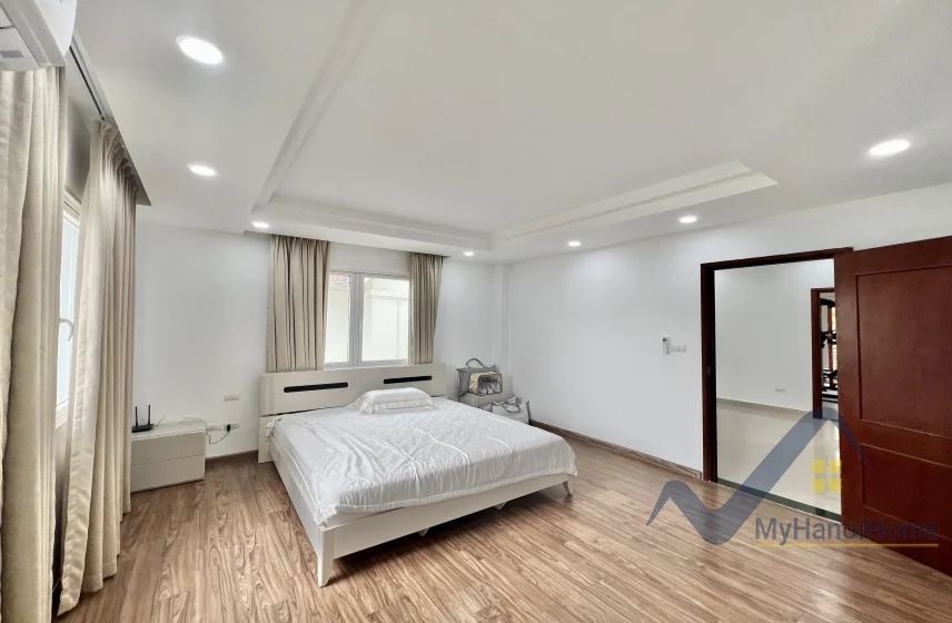 Xem ảnh 8: Ảnh 8: Nhà liền kề 4PN khu Vinhomes Riverside cần cho thuê