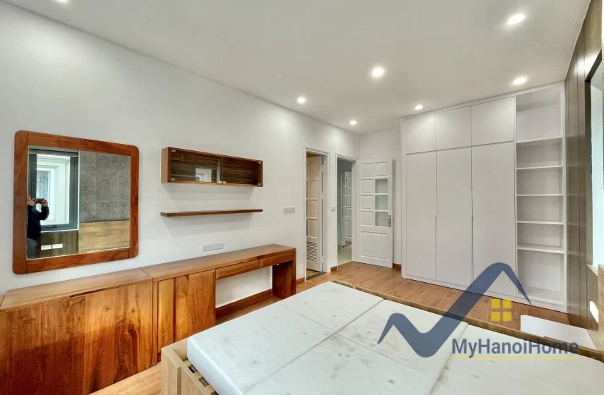 Xem ảnh 3: Ảnh 3: Nhà mới cho thuê Vinhomes Riverside nội thất hiện đại