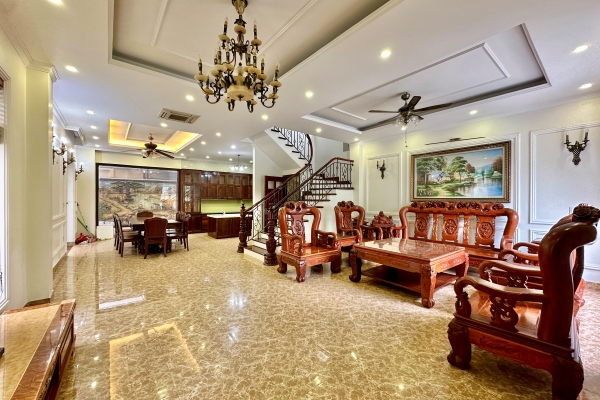 Biệt thự song lập Vinhome Riverside cho thuê gần công viên