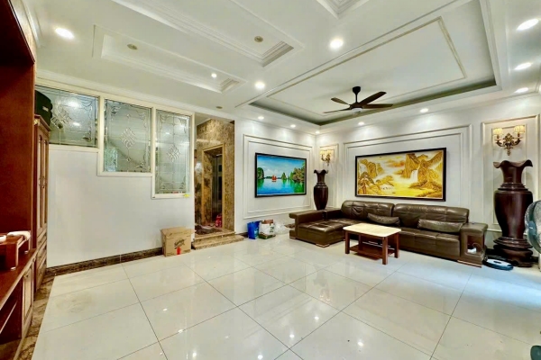 Cho thuê biệt thự Vinhomes Riverside song lập, có thang máy