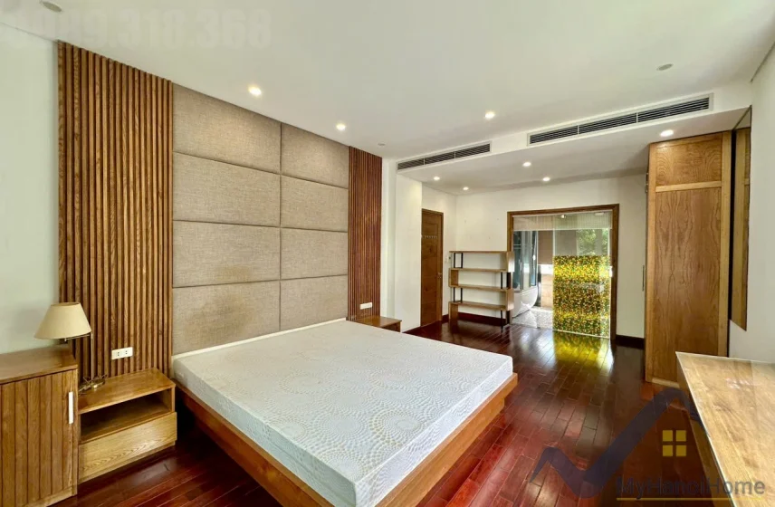 Xem ảnh 3: Ảnh 3: Thuê biệt thự đơn lập Vinhomes Riverside có gara trong nhà