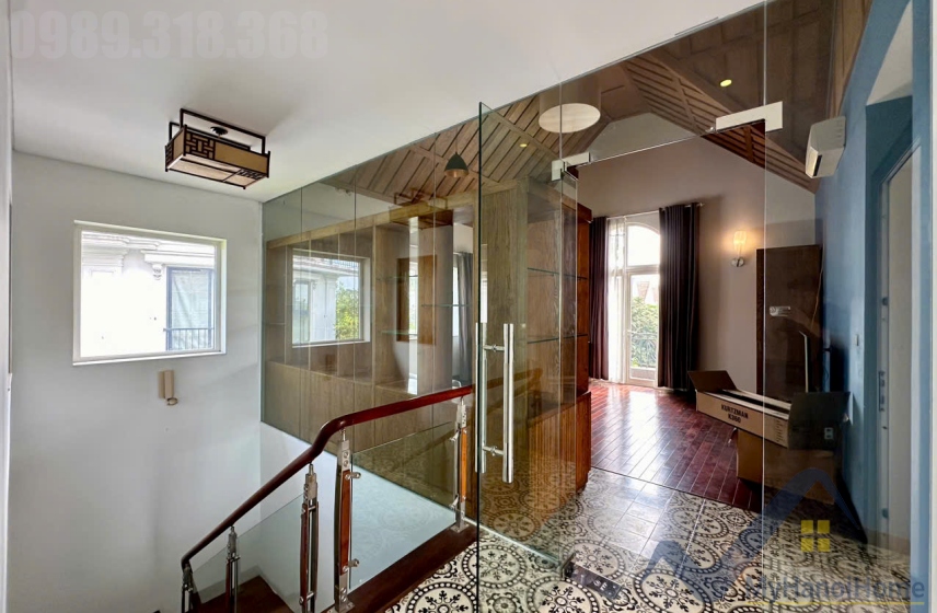 Thuê biệt thự đơn lập Vinhomes Riverside có Gara trong nhà 17