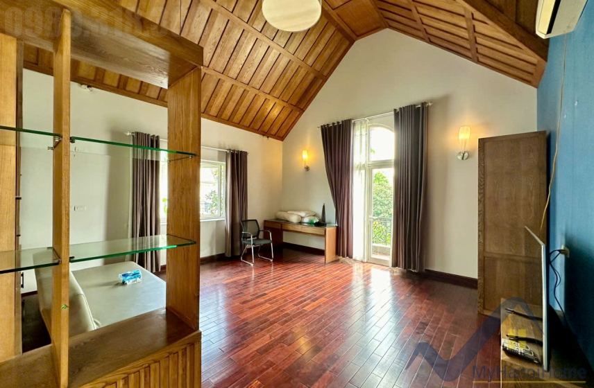 Thuê biệt thự đơn lập Vinhomes Riverside có Gara trong nhà 21
