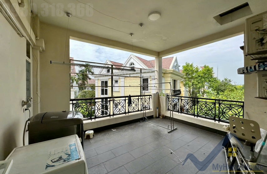 Thuê biệt thự đơn lập Vinhomes Riverside có Gara trong nhà 24