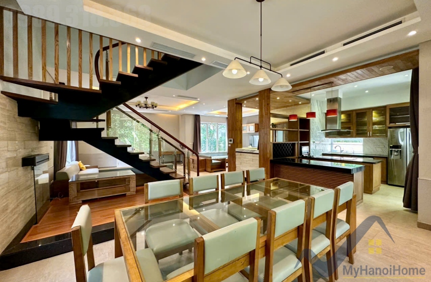 Thuê biệt thự đơn lập Vinhomes Riverside có Gara trong nhà 3