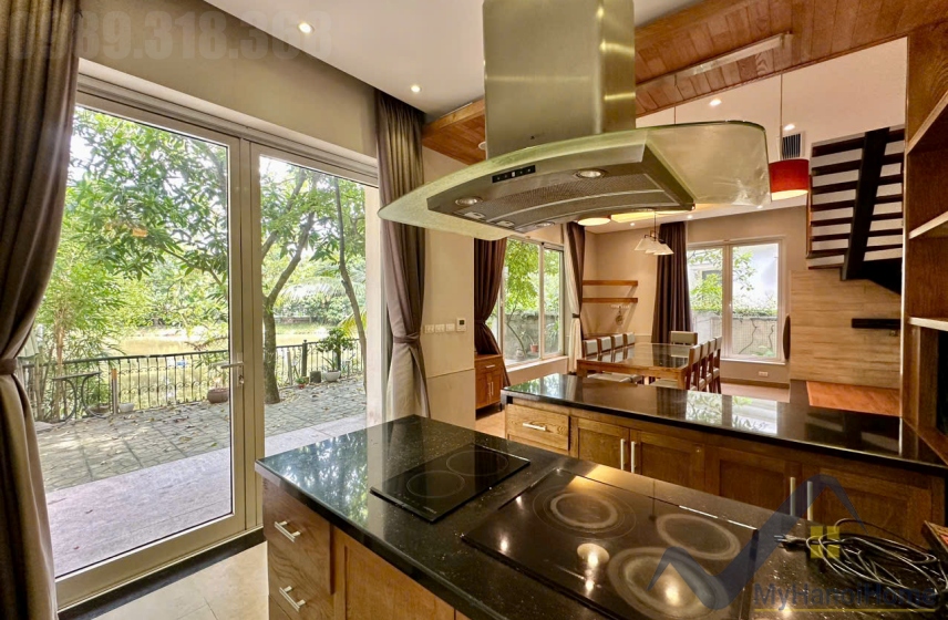 Thuê biệt thự đơn lập Vinhomes Riverside có Gara trong nhà 4