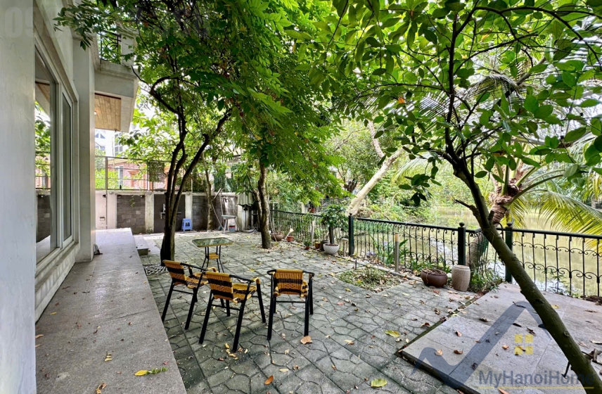 Thuê biệt thự đơn lập Vinhomes Riverside có Gara trong nhà 6