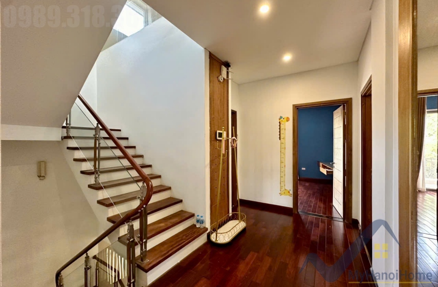 Thuê biệt thự đơn lập Vinhomes Riverside có Gara trong nhà 8