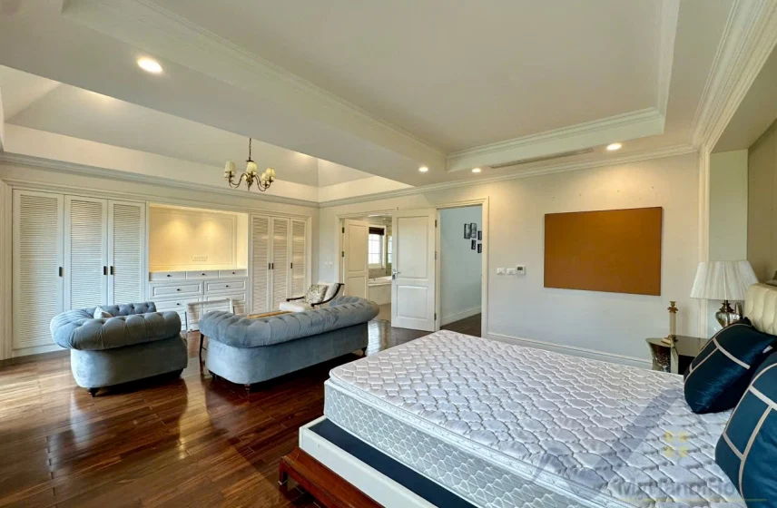 Xem ảnh 15: Ảnh 15: Thuê biệt thự đơn lập Vinhomes Riverside đủ nội thất 5PN