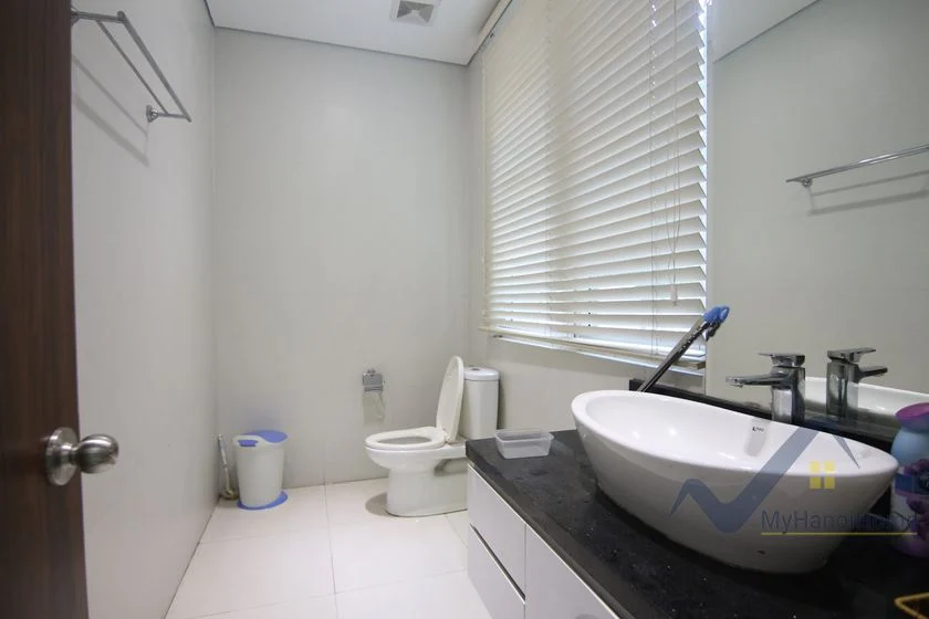 Xem ảnh 3: Ảnh 3: Thuê biệt thự đơn lập Vinhomes Riverside full nội thất gần BIS