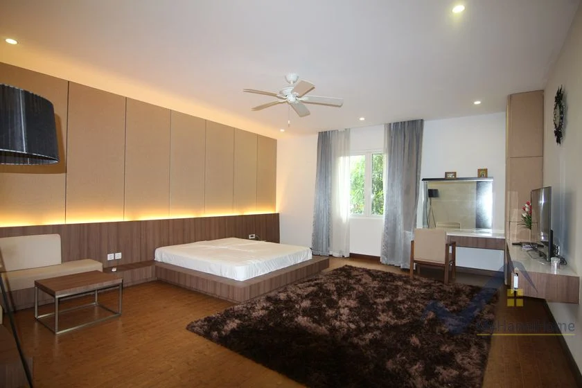 Xem ảnh 4: Ảnh 4: Thuê biệt thự đơn lập Vinhomes Riverside full nội thất gần BIS
