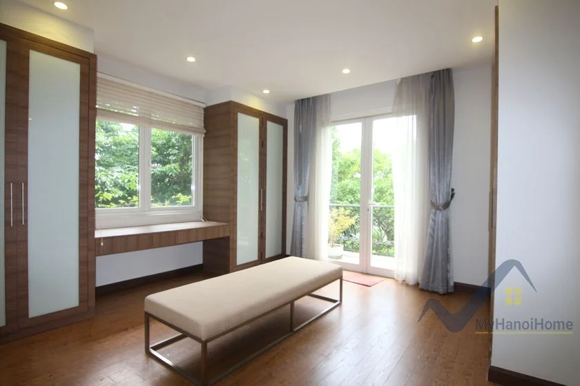 Xem ảnh 6: Ảnh 6: Thuê biệt thự đơn lập Vinhomes Riverside full nội thất gần BIS