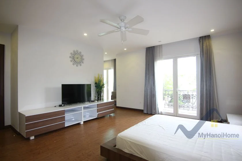Xem ảnh 12: Ảnh 12: Thuê biệt thự đơn lập Vinhomes Riverside full nội thất gần BIS