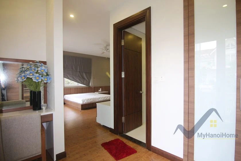 Xem ảnh 13: Ảnh 13: Thuê biệt thự đơn lập Vinhomes Riverside full nội thất gần BIS