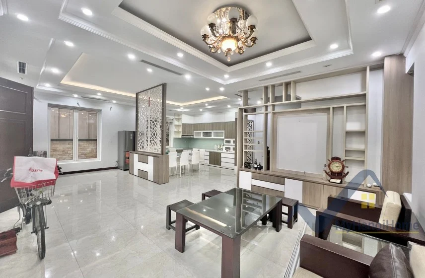 Xem ảnh 2: Ảnh 2: Thuê biệt thự đơn lập Vinhomes Riverside full nội thất giá tốt nhất