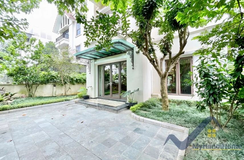 Xem ảnh 23: Ảnh 23: Thuê biệt thự đơn lập Vinhomes Riverside gần trường BIS và Almaz, full đồ