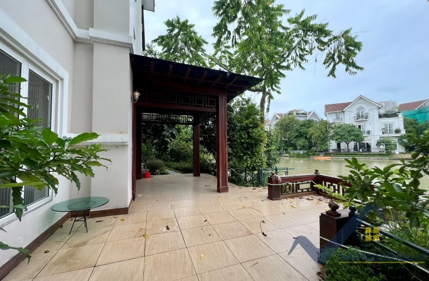 Xem ảnh 3: Ảnh 3: Thuê biệt thự đơn lập Vinhomes Riverside phong cách tân cổ điển