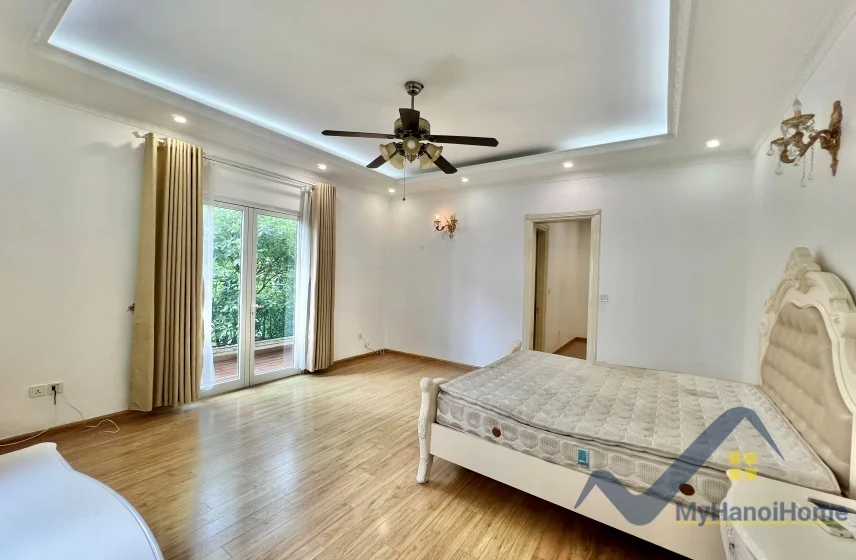 Xem ảnh 7: Ảnh 7: Thuê biệt thự đơn lập Vinhomes Riverside phong cách tân cổ điển