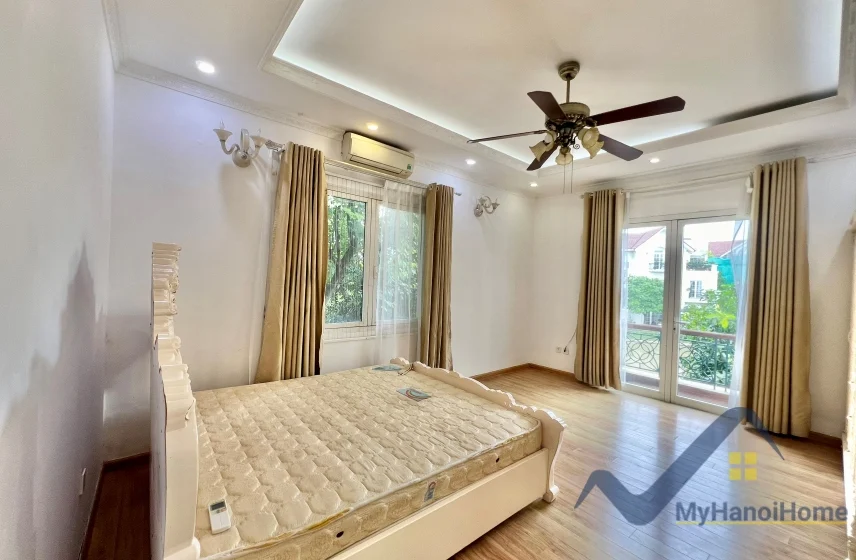 Xem ảnh 14: Ảnh 14: Thuê biệt thự đơn lập Vinhomes Riverside phong cách tân cổ điển