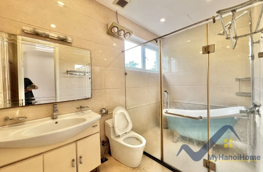 Xem ảnh 16: Ảnh 16: Thuê biệt thự đơn lập Vinhomes Riverside phong cách tân cổ điển