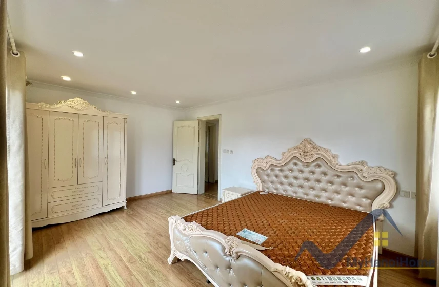 Xem ảnh 19: Ảnh 19: Thuê biệt thự đơn lập Vinhomes Riverside phong cách tân cổ điển