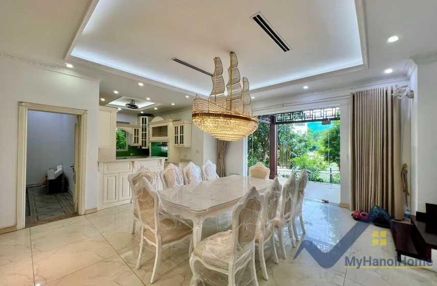 Xem ảnh 24: Ảnh 24: Thuê biệt thự đơn lập Vinhomes Riverside phong cách tân cổ điển